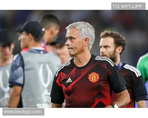 足球明星的魅力人生与他们的美丽伴侣们揭秘